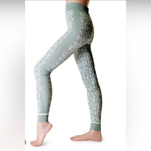 NWT Sweaty Betty Jacquard Base Layer Leggings Size Small